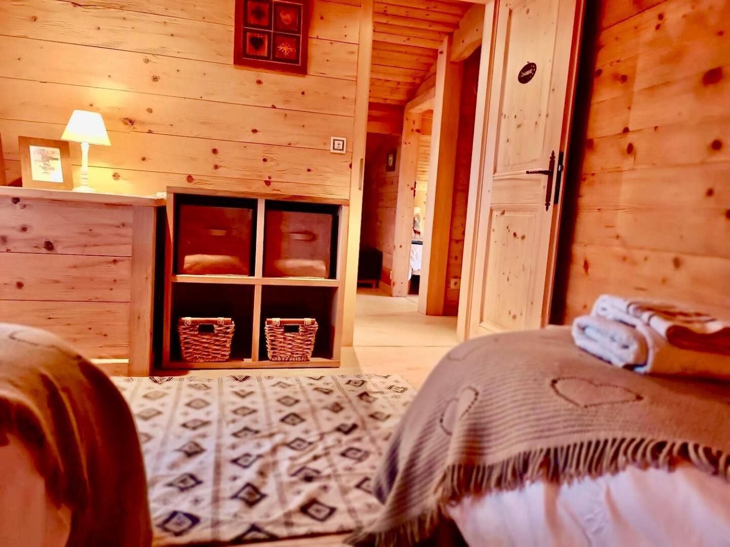 Charming Family Chalet For 8 People, With Private Hot Tub Les Clefs Exterior foto