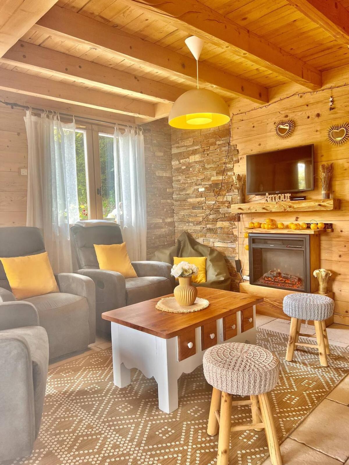 Charming Family Chalet For 8 People, With Private Hot Tub Les Clefs Exterior foto