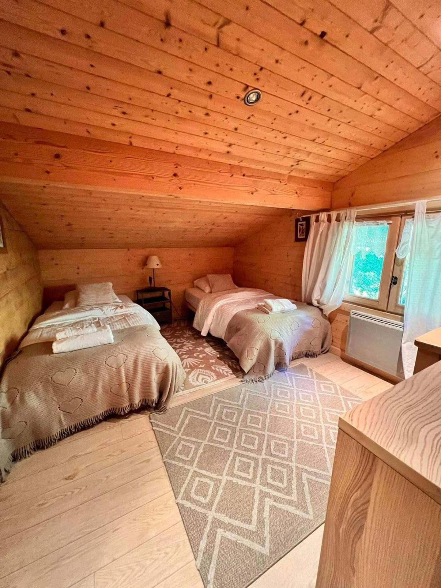 Charming Family Chalet For 8 People, With Private Hot Tub Les Clefs Exterior foto