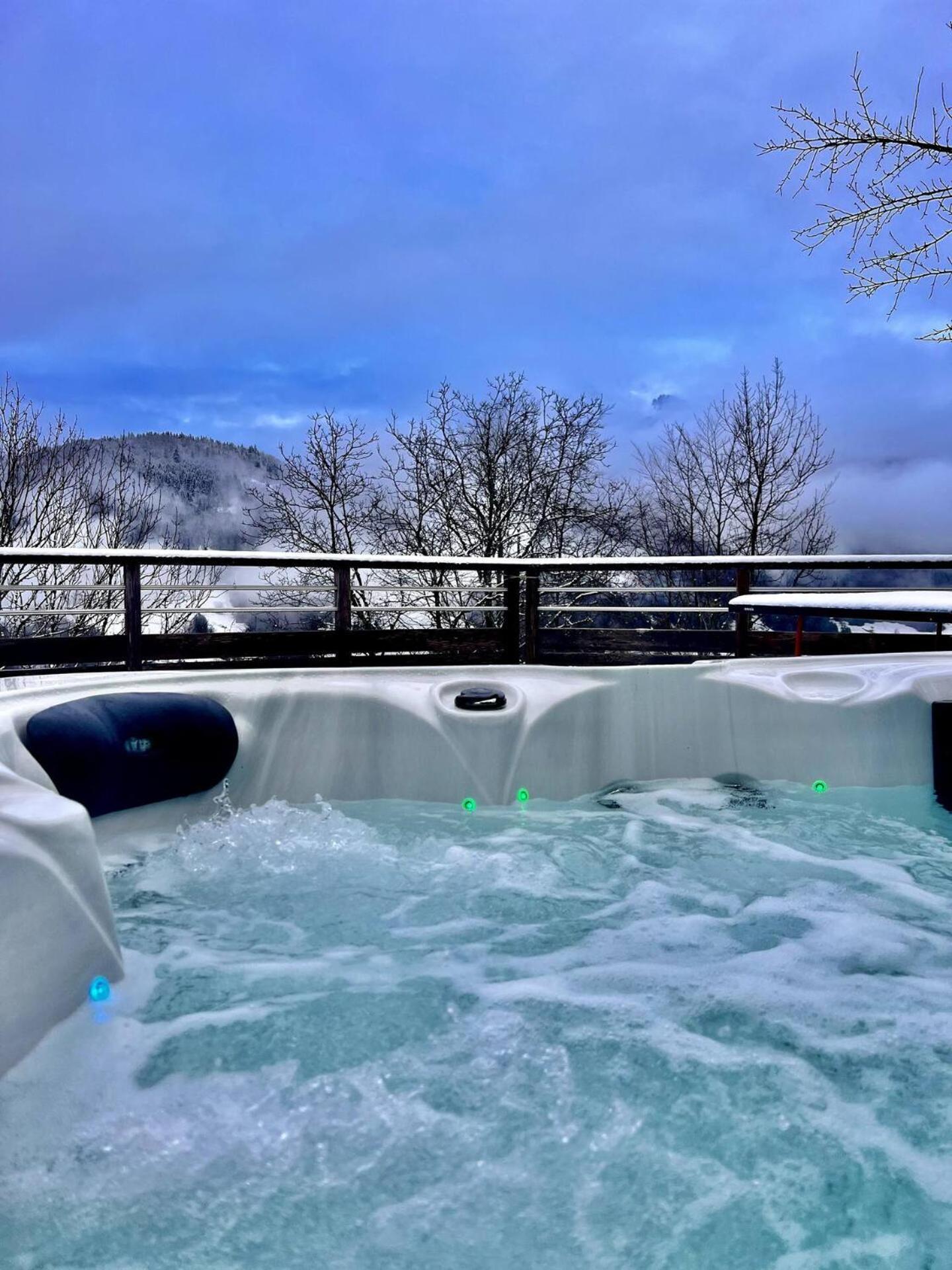 Charming Family Chalet For 8 People, With Private Hot Tub Les Clefs Exterior foto